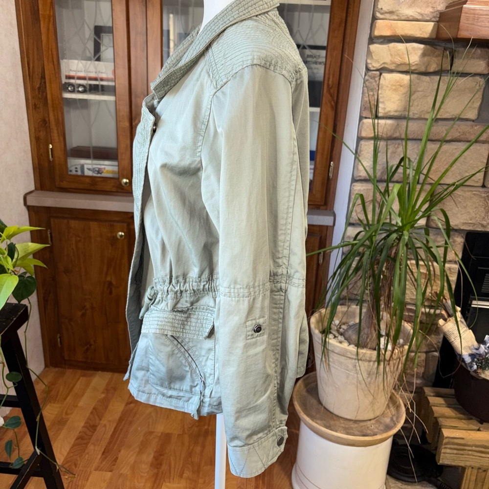 LOFT SIZE MEDIUM SAGE GREEN JACKET WITH MANY CUTE EXTRAS SEE PICS EUC - Picture 7 of 8
